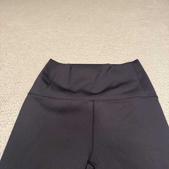 Vuori Evolve Legging Women's Uplift™ Legging Color Black Size XS - Picture 3 of 8